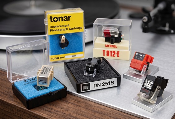 Tonabnehmer-Systeme in Originalverpackung